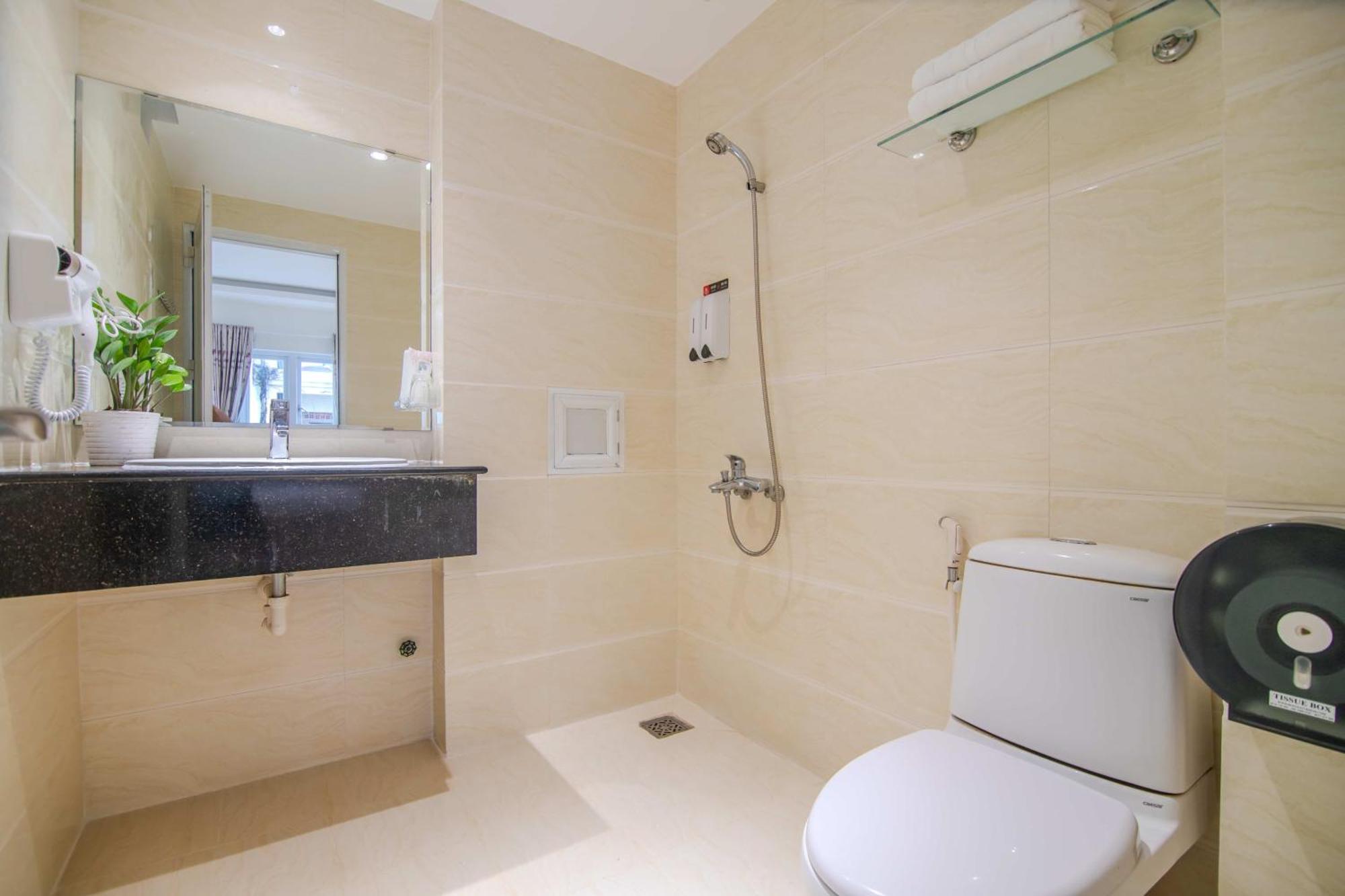 Bin Bin Hotel 3 - Near Sc Vivo City D7 Ho Chi Minh City Bagian luar foto